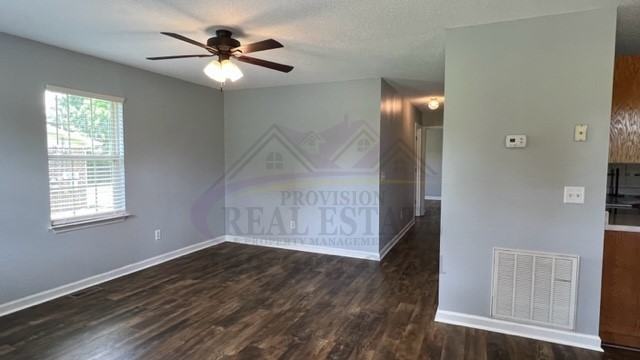 2931 Blythe Rd Se - Photo 5 of 18