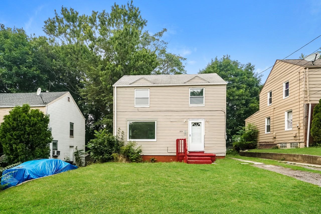 1133 Bethany Ave - Photo 2 of 26