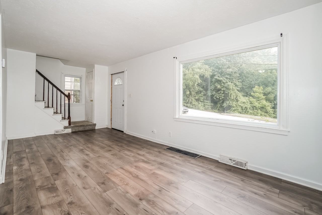 1133 Bethany Ave - Photo 3 of 26