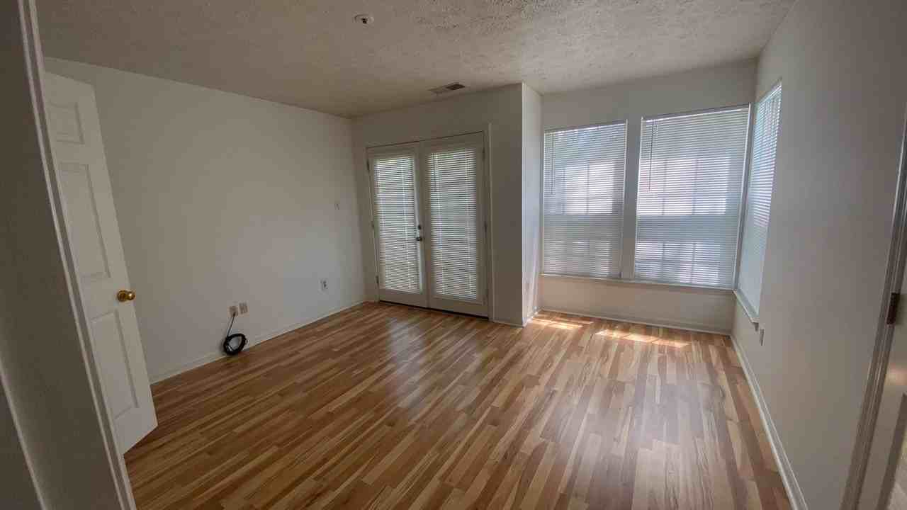 6015 Rock Glen Dr #405 - Photo 4 of 13