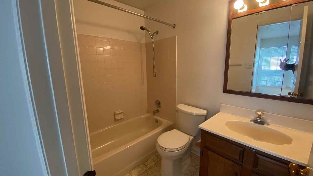 6015 Rock Glen Dr #405 - Photo 5 of 13