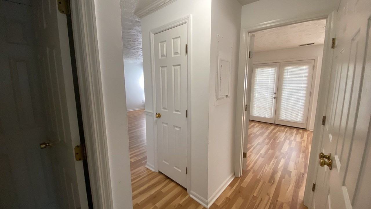 6015 Rock Glen Dr #405 - Photo 6 of 13