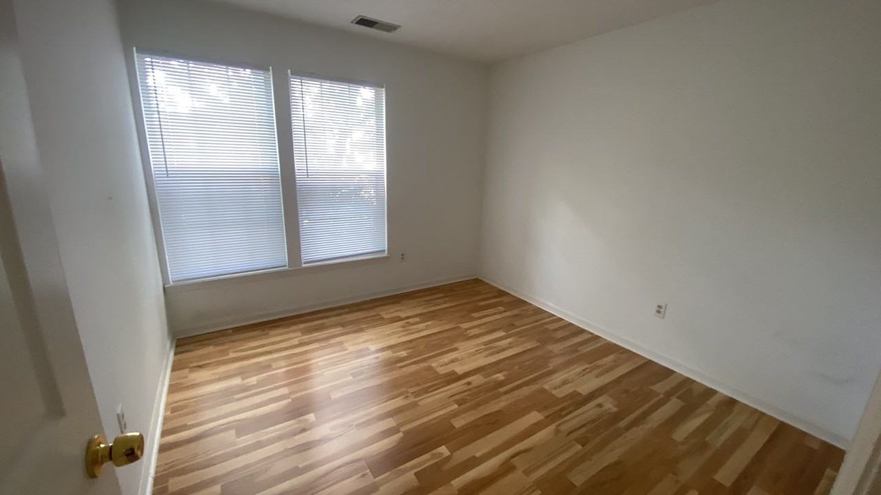 6015 Rock Glen Dr #405 - Photo 7 of 13