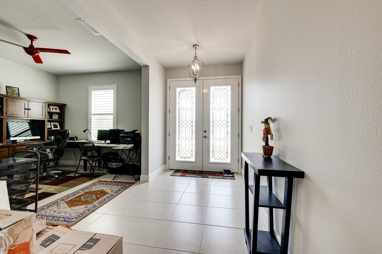 6254 W Fallsgrove Ln - Photo 3 of 50