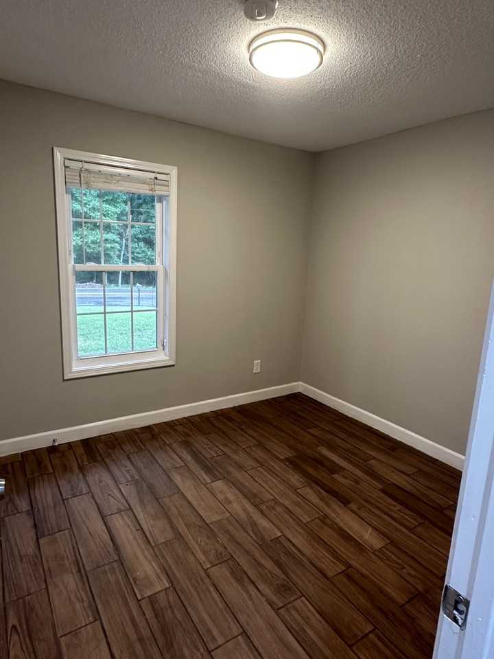 485 Quinn Road - Photo 4 of 13