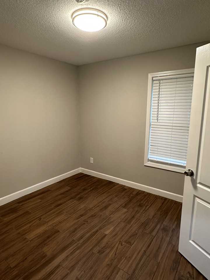 485 Quinn Road - Photo 5 of 13