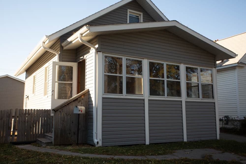 1137 Claremont St - Photo 2 of 30