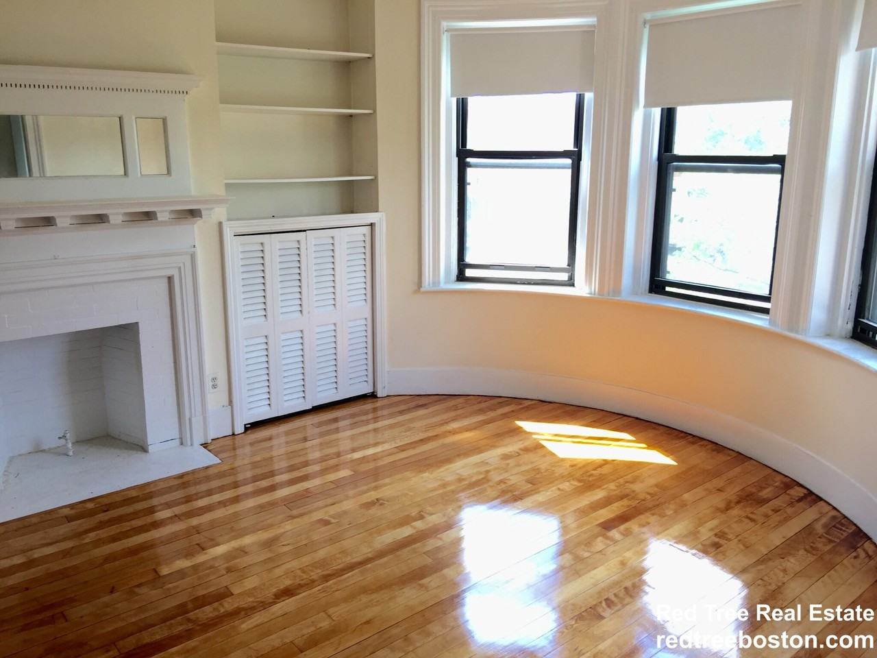 21 Brighton Ave #3 - Photo 3 of 7
