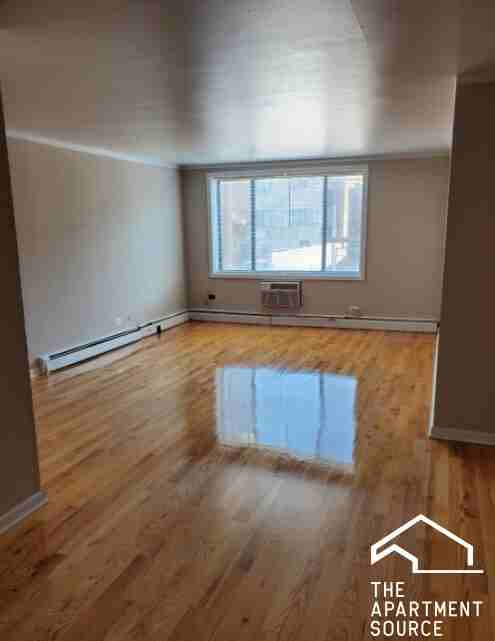 1515 West Morse Avenue #211 - Photo 2 of 10