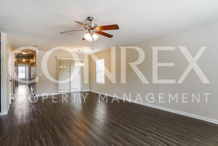 16405 Waterbury Ln - Photo 3 of 14