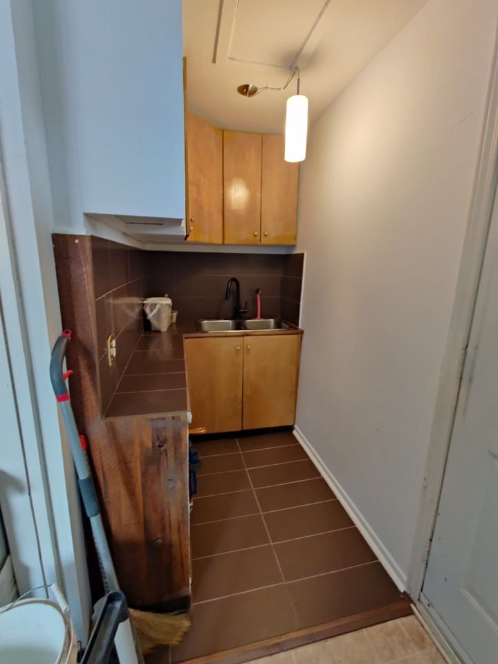 110 Parent Avenue #B - Photo 3 of 11