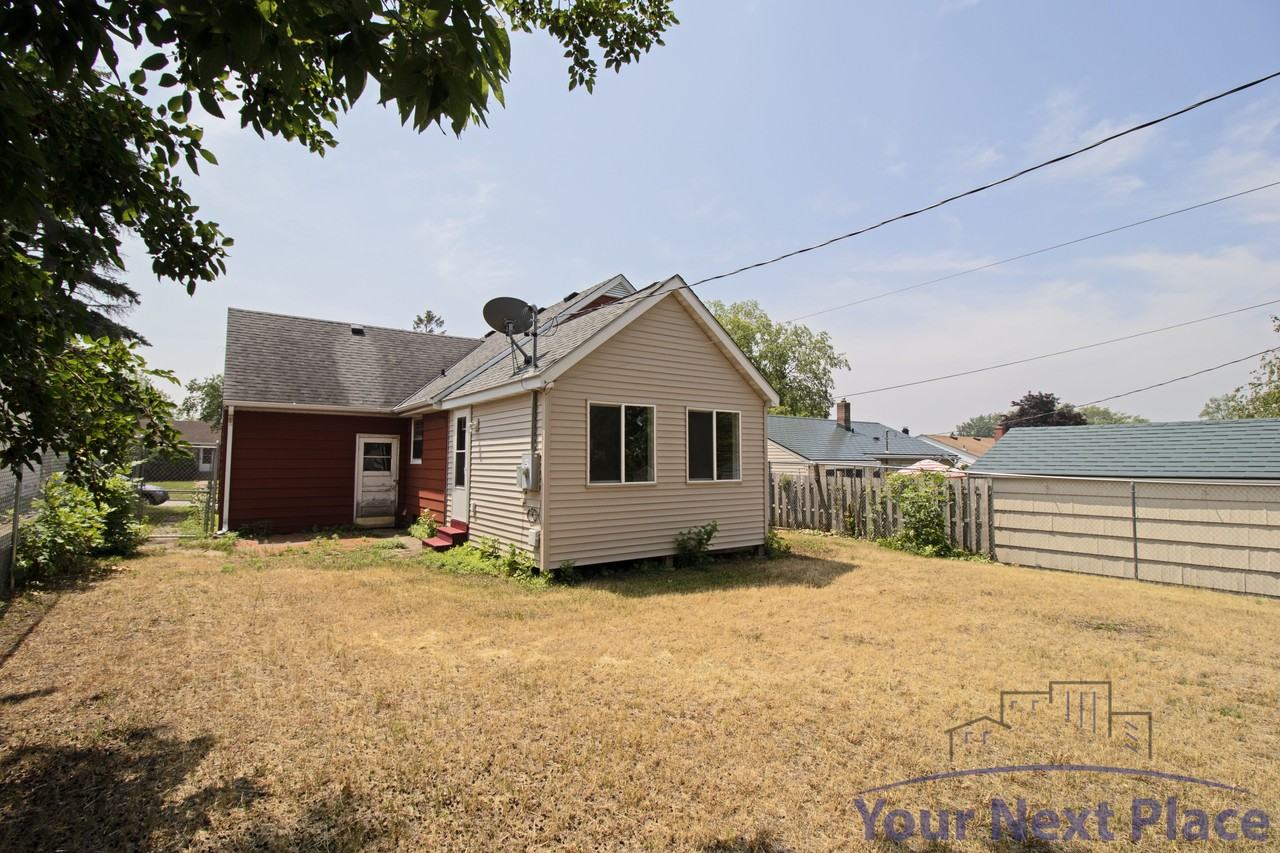 2239 Fremont Avenue East - Photo 3 of 23
