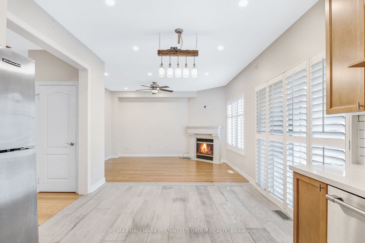 915 Oaktree Crescent ## - Photo 2 of 6