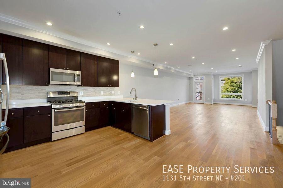 1131 5th St Ne #201 - Photo 2 of 24