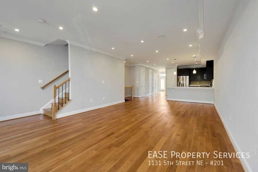 1131 5th St Ne #201 - Photo 3 of 24