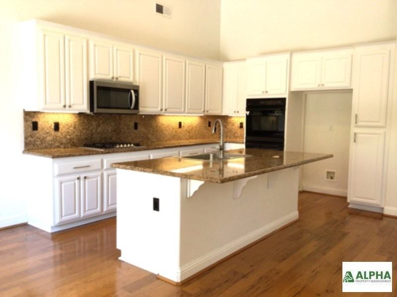 1721 Edgemore Ave - Photo 2 of 14