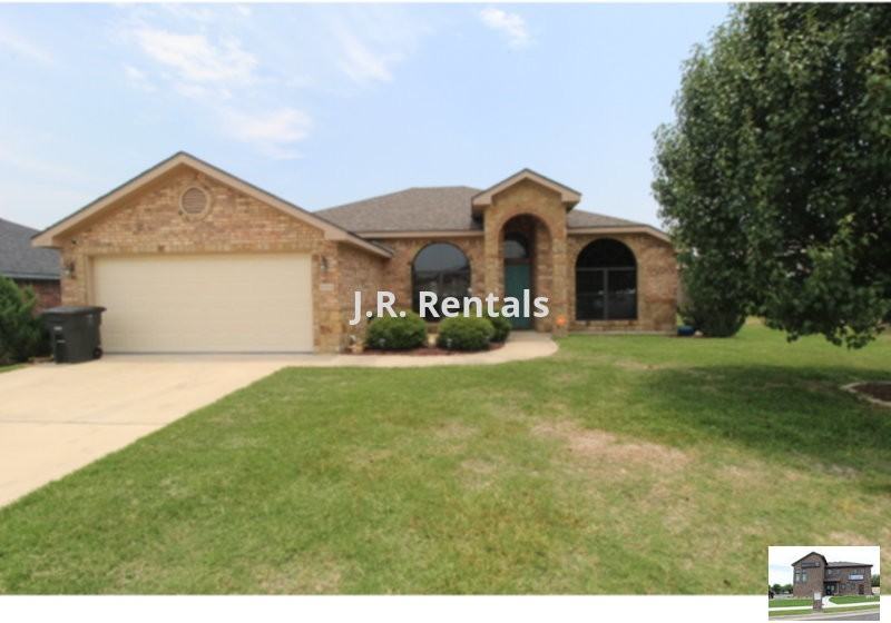 10004 Diana Dr - Photo 2 of 49