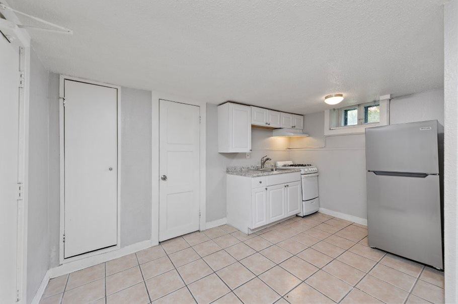 4035 Charlotte St #4039 - Photo 6 of 22