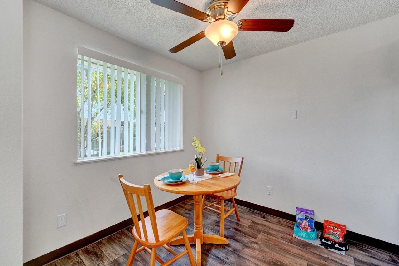 Karens Korner Apartments - Photo 7 of 25