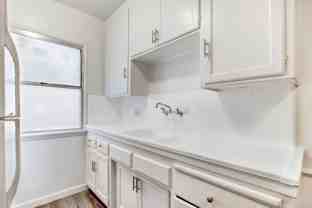Oxford Avenue Apartments II - Photo 1 of 1
