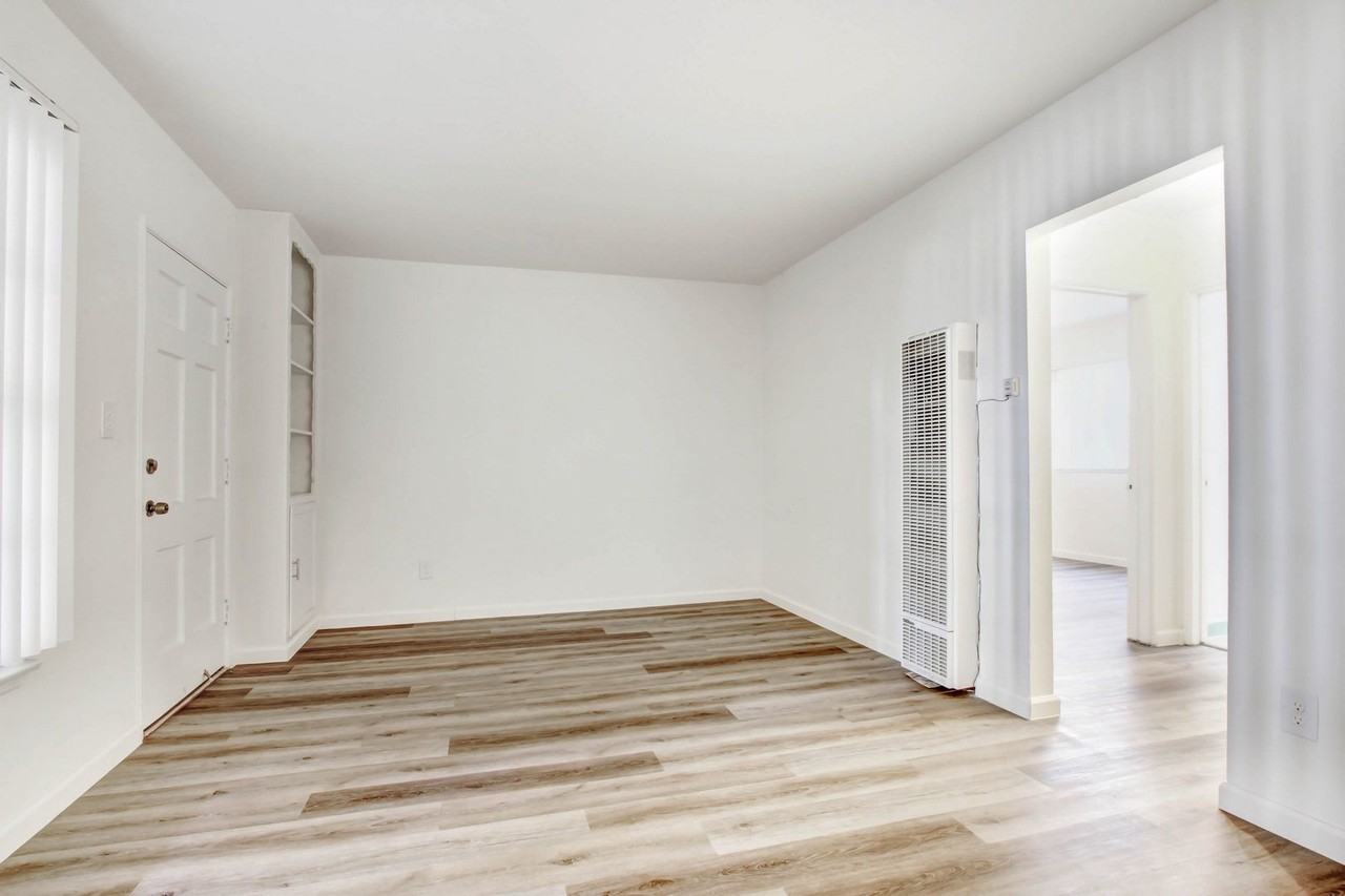 Oxford Avenue Apartments II - Photo 4 of 5