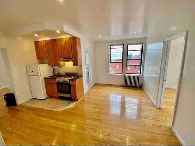 87 Graham Avenue #6 - Photo 3 of 9