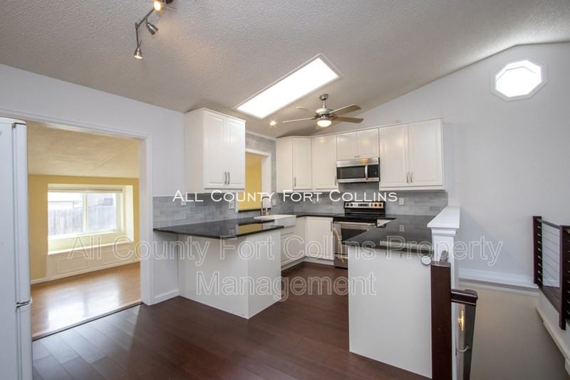 2730 Hanover Dr - Photo 5 of 26
