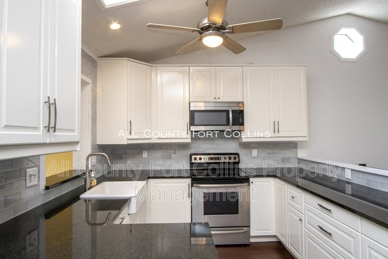 2730 Hanover Dr - Photo 6 of 26