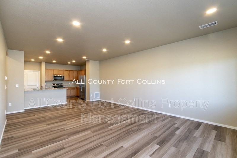 3602 Ronald Reagan Ave - Photo 4 of 21