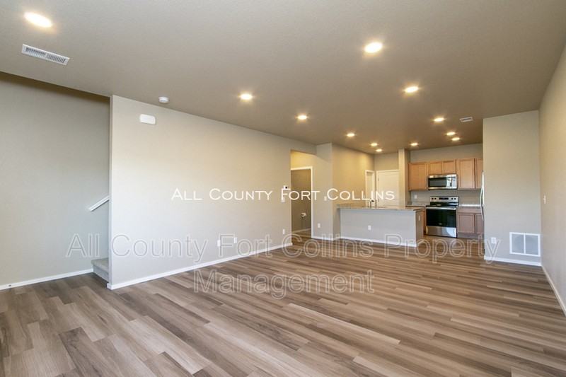 3602 Ronald Reagan Ave - Photo 5 of 21