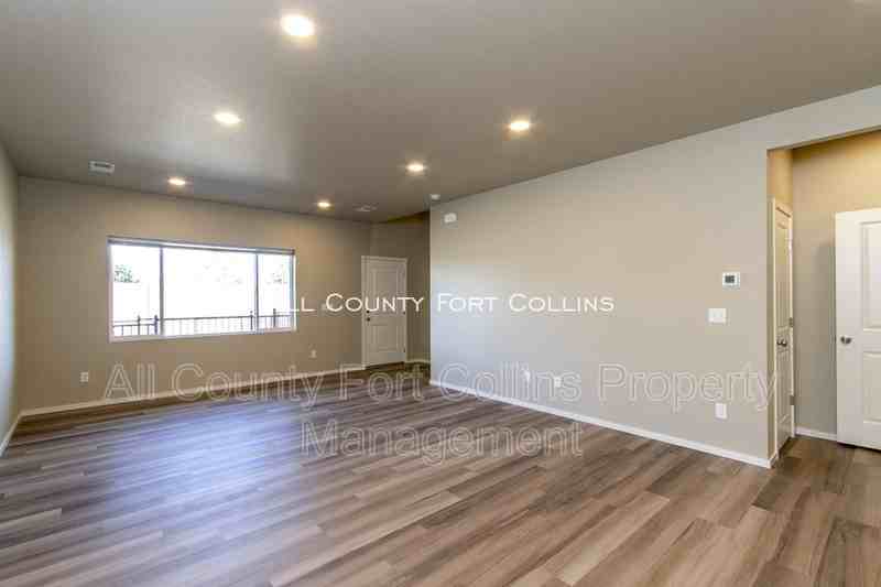 3602 Ronald Reagan Ave - Photo 6 of 21