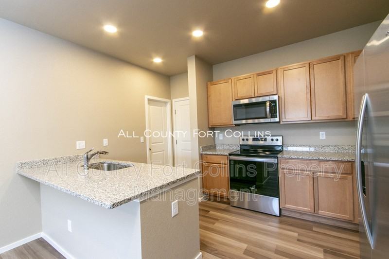 3602 Ronald Reagan Ave - Photo 7 of 21