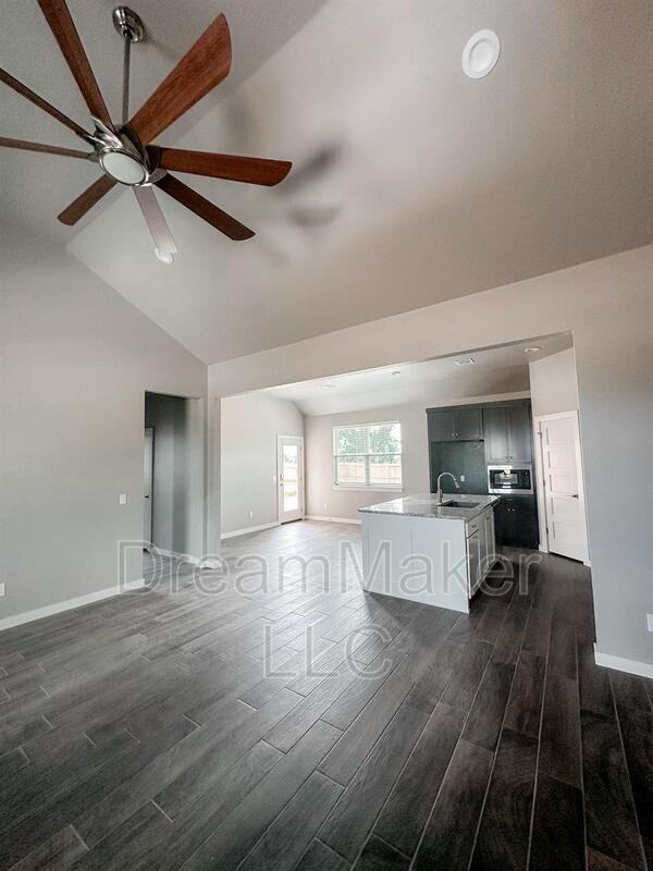 5193 Red Maple Ave - Photo 7 of 8