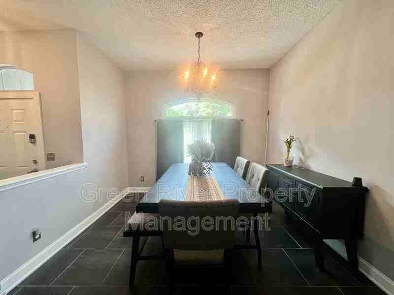 3352 Shelley Dr - Photo 7 of 50