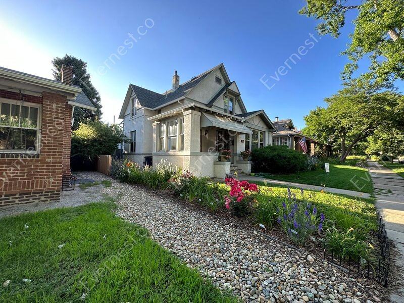 1120 Monroe St #1 - Photo 3 of 22