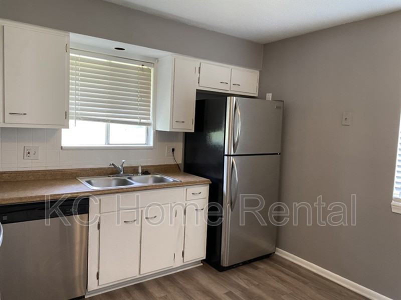 9336 Bluejacket St - Photo 3 of 28