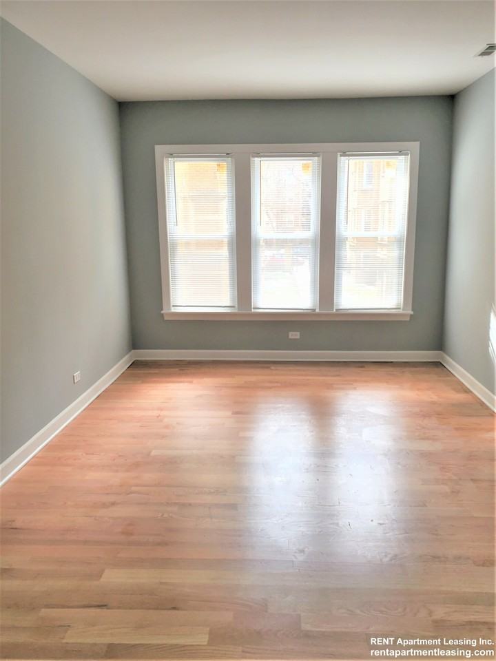 W Pratt Blvd #2I - Photo 5 of 13