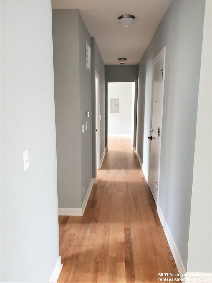 W Pratt Blvd #2I - Photo 7 of 13