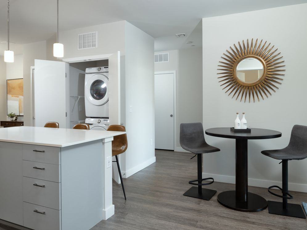 Avalon Brighton - Photo 4 of 46