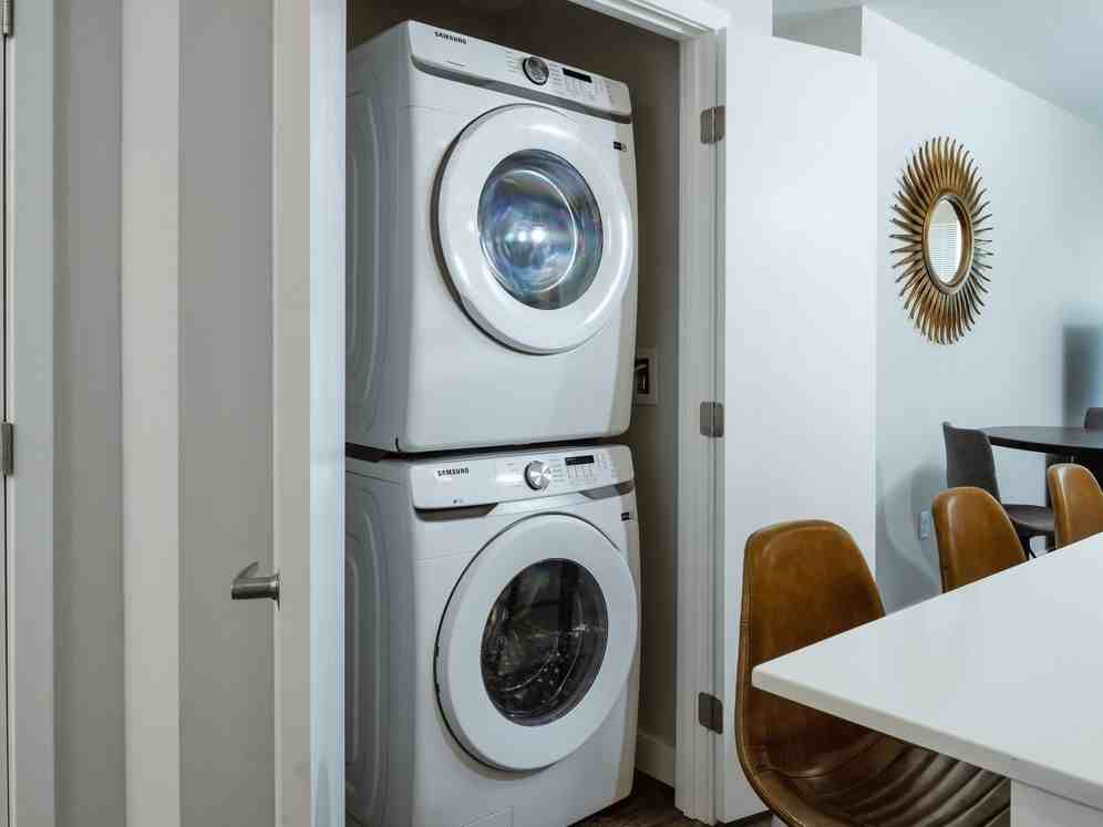 Avalon Brighton - Photo 5 of 46