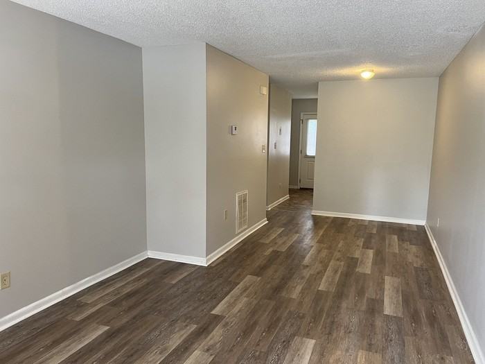 705 S Mountain St #B - Photo 3 of 11