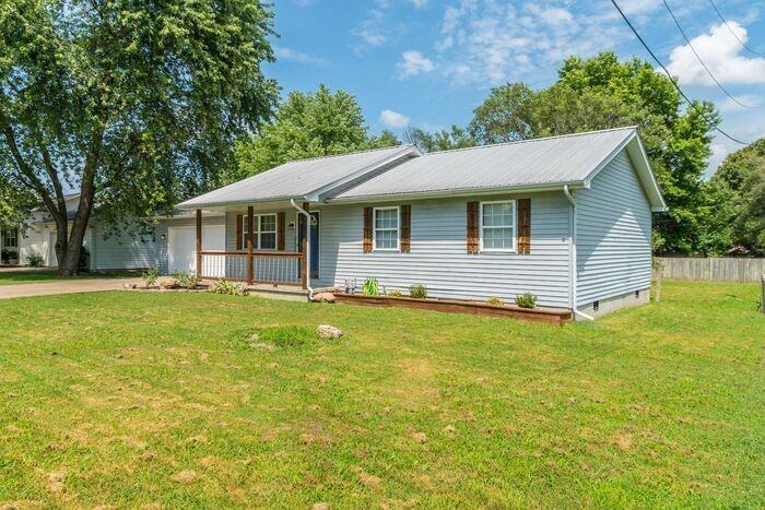 606 S Chicago - Photo 3 of 19