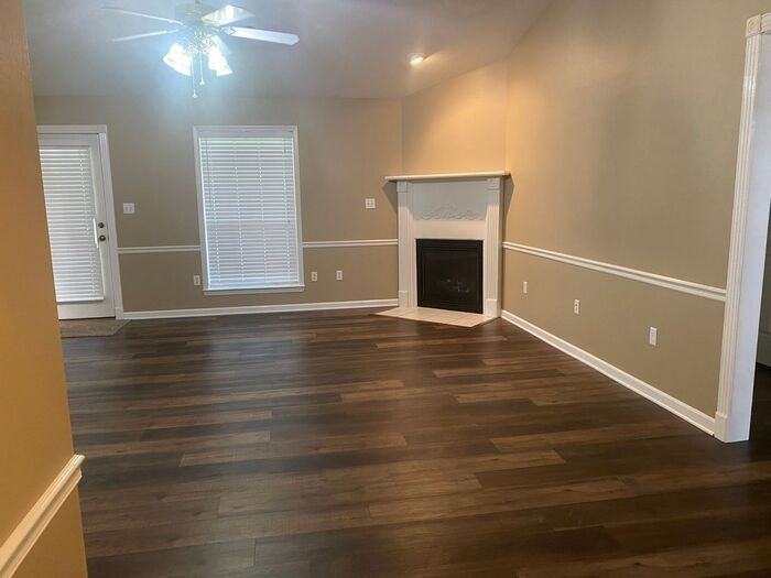 8 Mallori - Photo 3 of 22