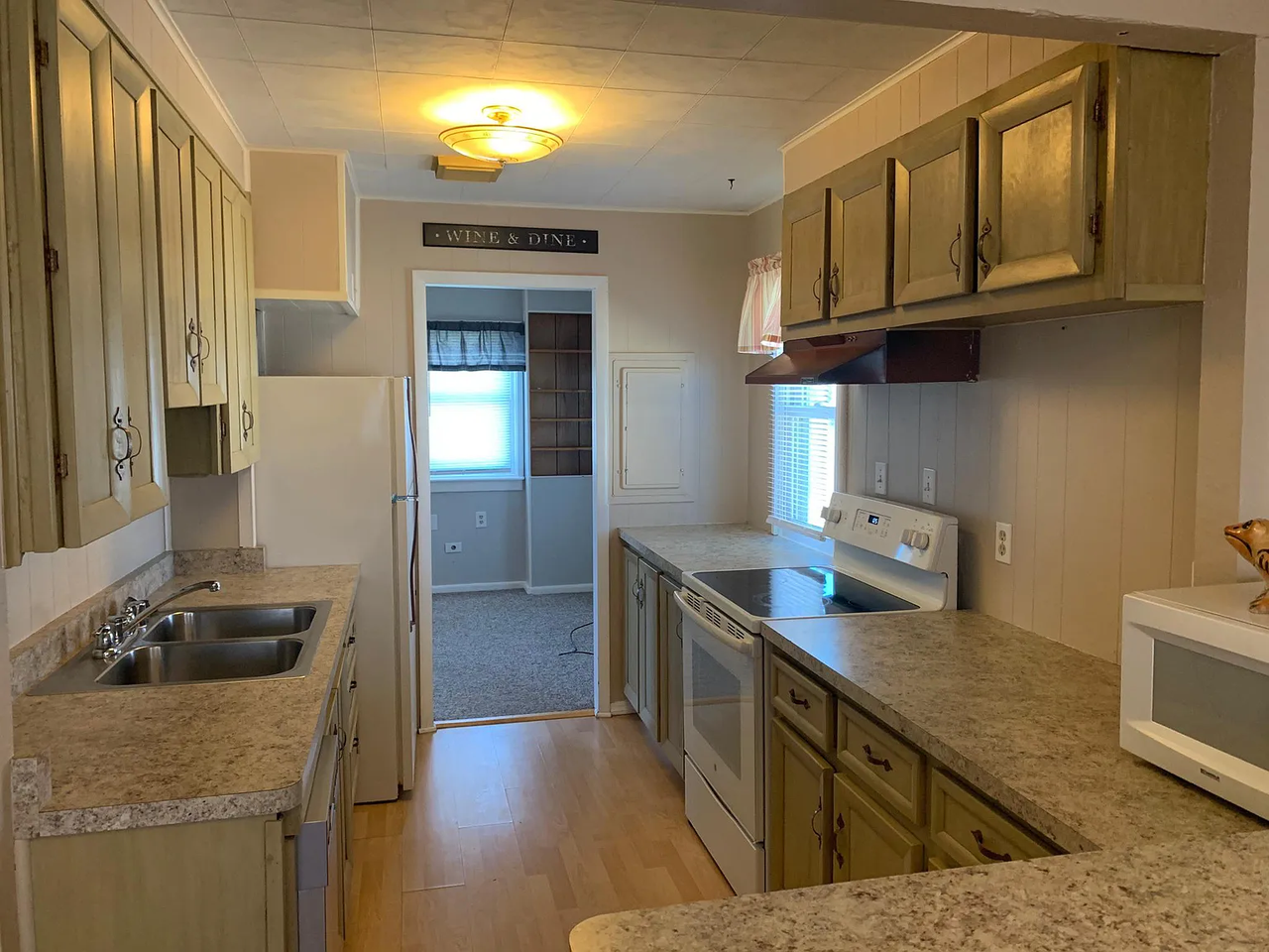 1237 E St #NA - Photo 3 of 5