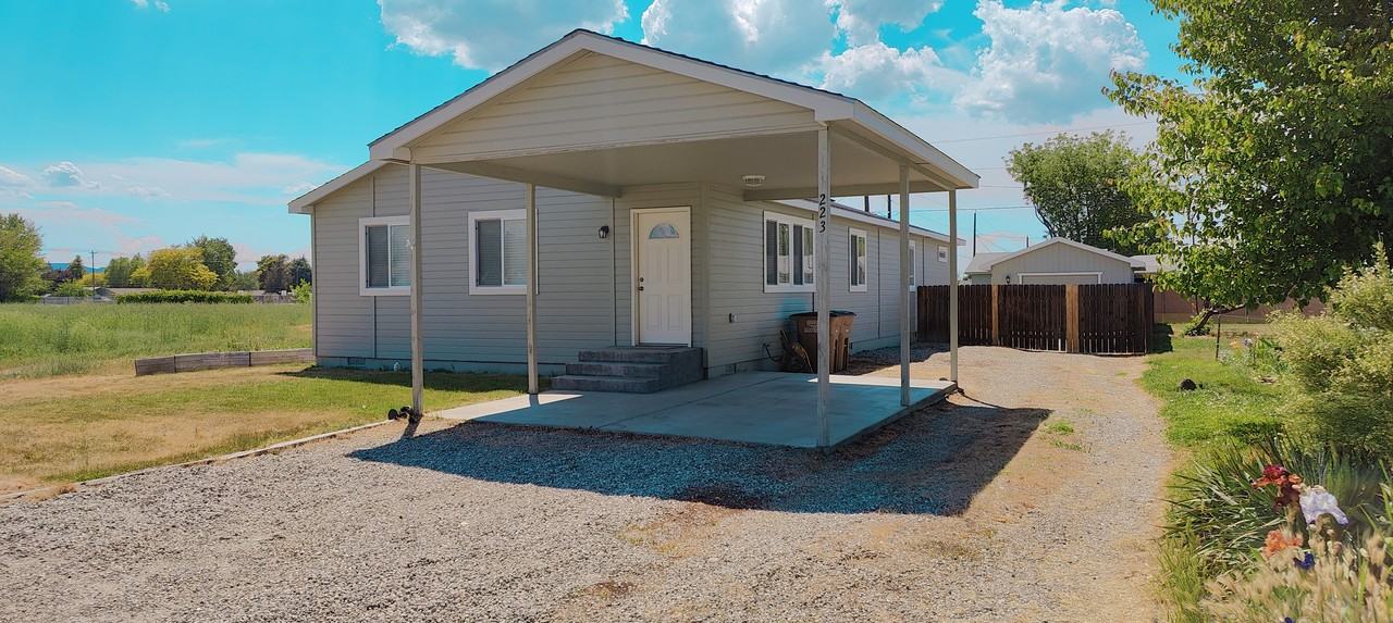 223 Erickson Ave #NA - Photo 2 of 6