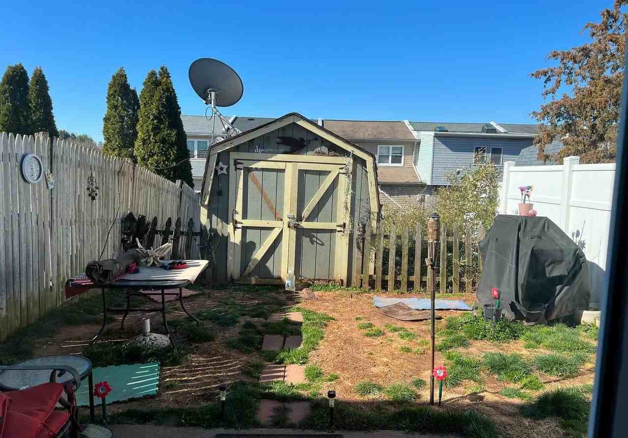 729 Valley Rd #NA - Photo 3 of 4