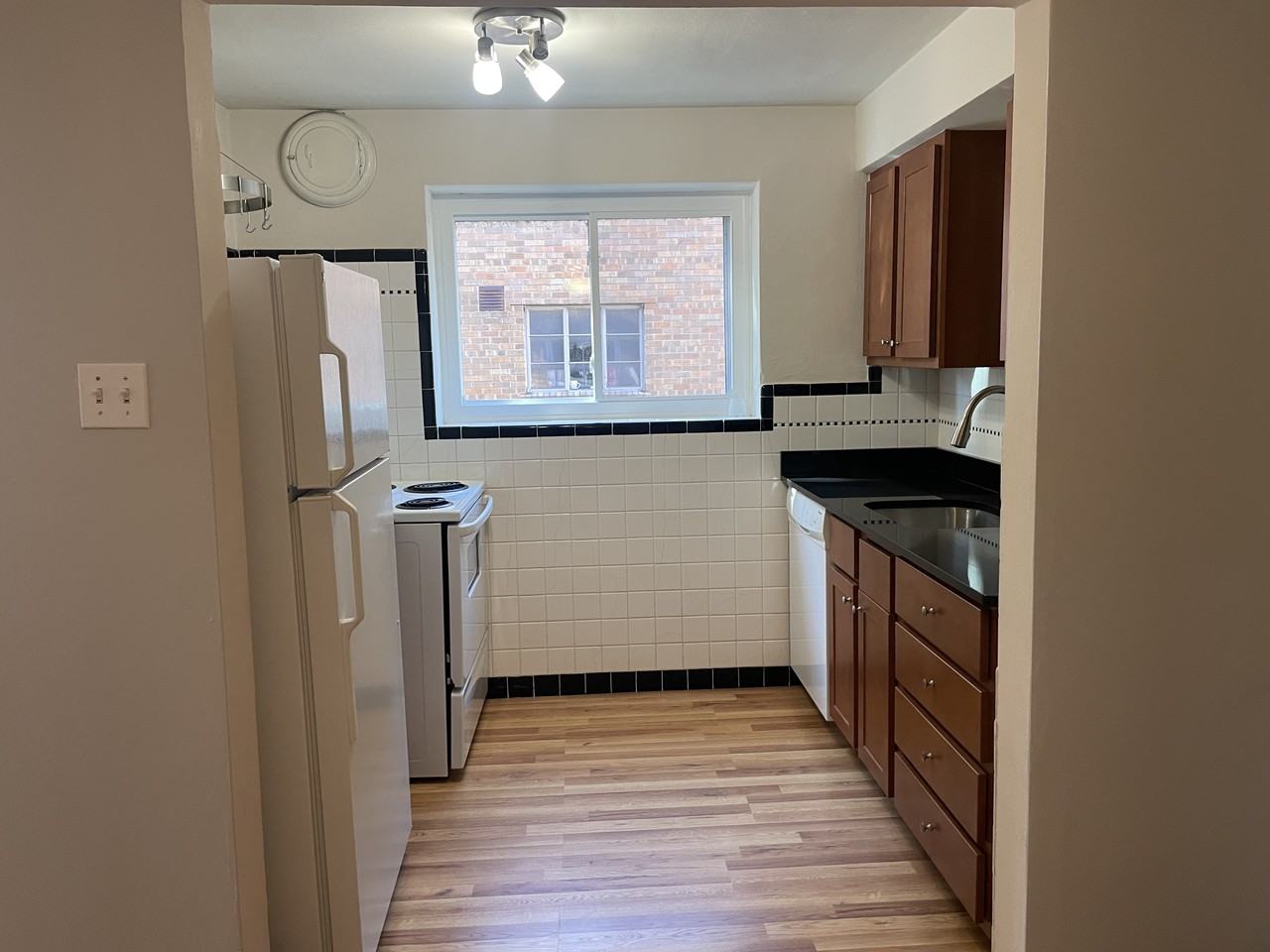 7106 Jamieson Ave #7106 - Photo 3 of 9