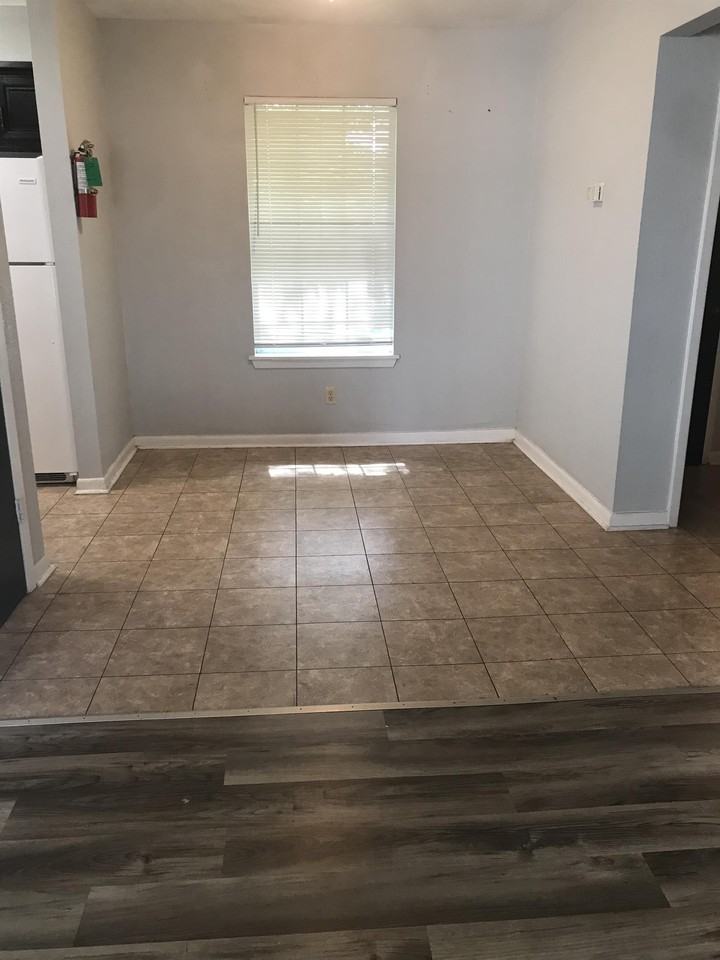 520 E Lagrange St #13 - Photo 2 of 19