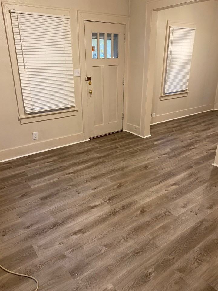 403 N Lynn St #1 - Photo 4 of 6