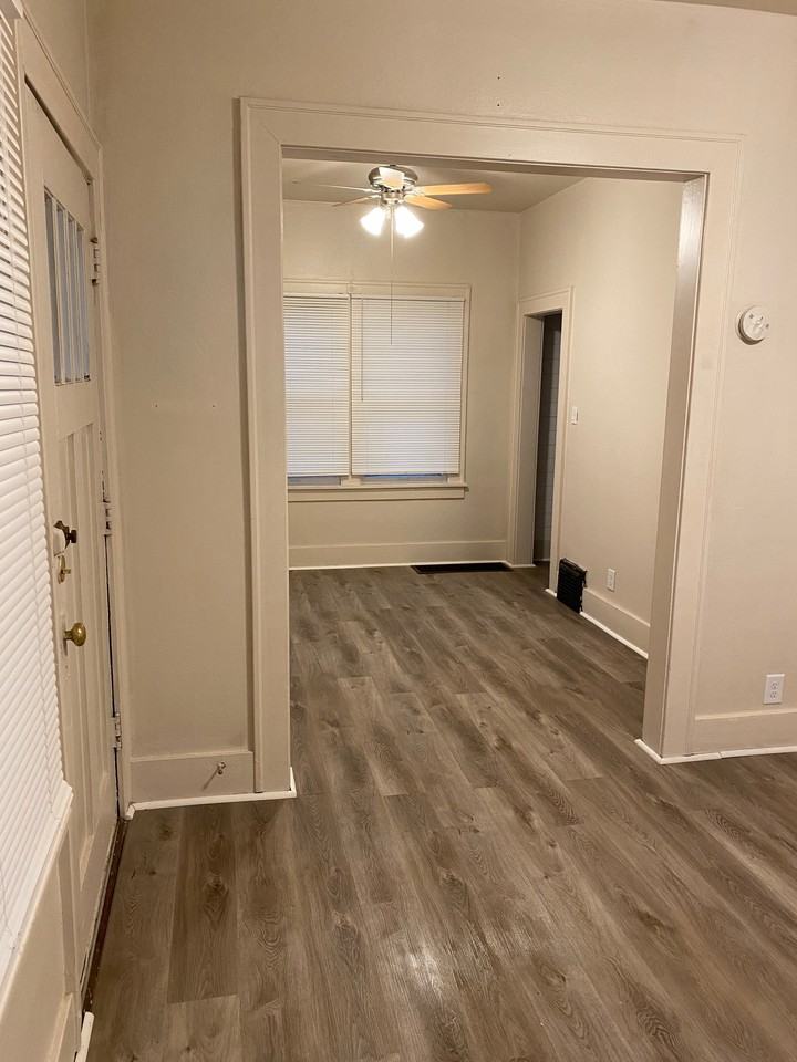 403 N Lynn St #1 - Photo 5 of 6